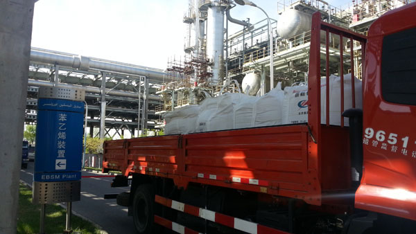 Filling of clay particles