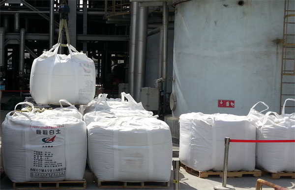 Filling of clay particles