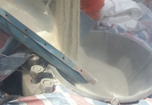 Filling of clay particles